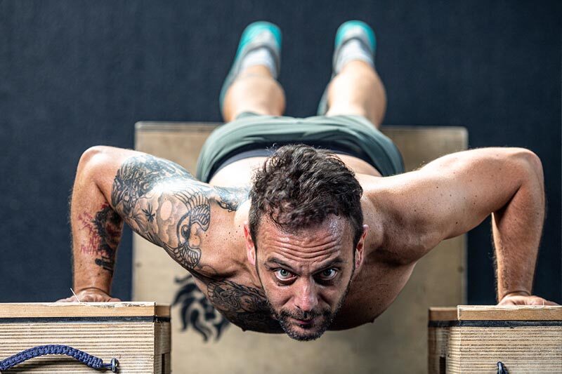 esercizio-uomo-pancia-piatta